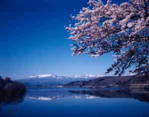 蔵王連峰と釜房湖